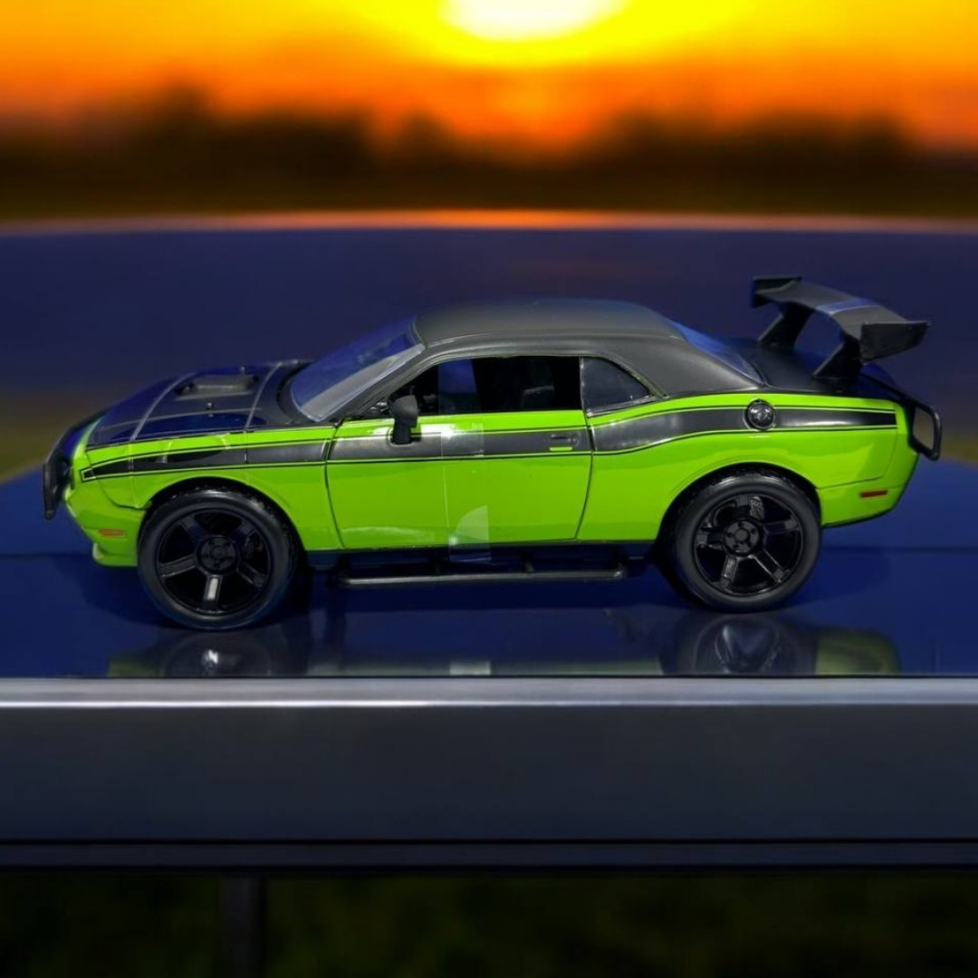 Letty's Dodge Challenger SRT8 1:24 – Modelo a Escala – Muscle Car Emblemático de Rápidos y Furiosos