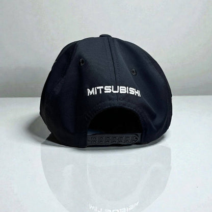 Gorra Mitsubishi Negra | Ingeniería Japonesa y Espíritu Deportivo