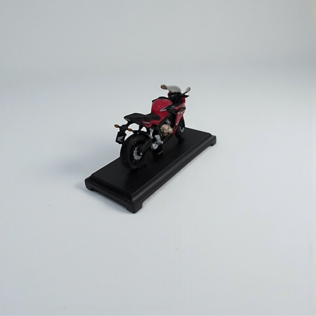 Moto Honda CBR 650 1:18 – Modelo a Escala Detallado para Coleccionistas