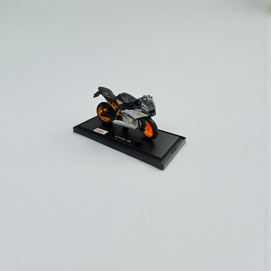 Moto KTM RC390 1:18 – Modelo a Escala Detallado para Coleccionistas