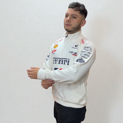 Buzo Ferrari Oficial – Estilo, Potencia y Pasión por la Velocidad