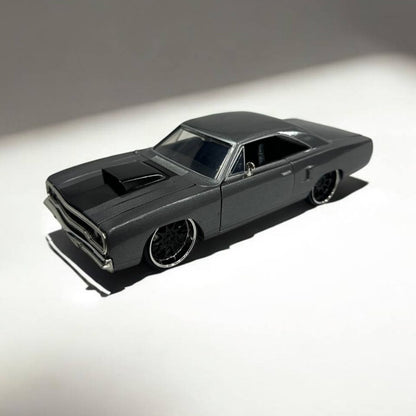 Plymouth Road Runner de Rápidos y Furiosos a Escala 1:24 – Potencia Clásica y Estilo Único