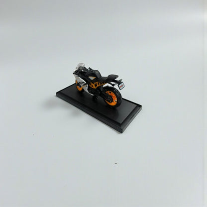 Moto KTM RC390 1:18 – Modelo a Escala Detallado para Coleccionistas