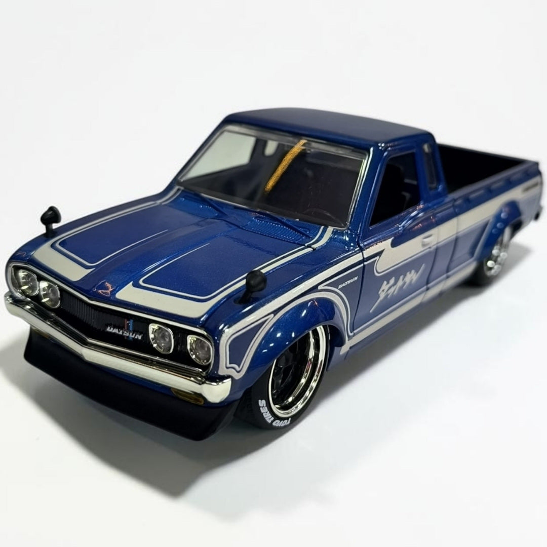 Datsun 620 Pick Up 1972 JDM Tuners 1:24 Jada | Camioneta a Escala de Colección