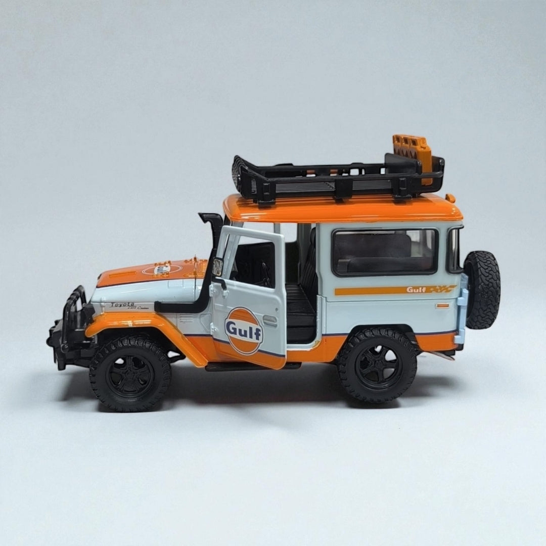 Toyota FJ40 Gulf Edition – Modelo de Colección 1:24 en Metal