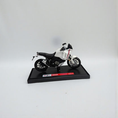 Moto Ducati Desert X 1:18 – Modelo a Escala Detallado para Coleccionistas