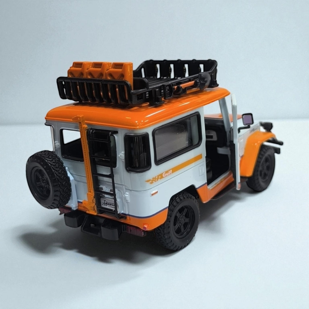 Toyota FJ40 Gulf Edition – Modelo de Colección 1:24 en Metal