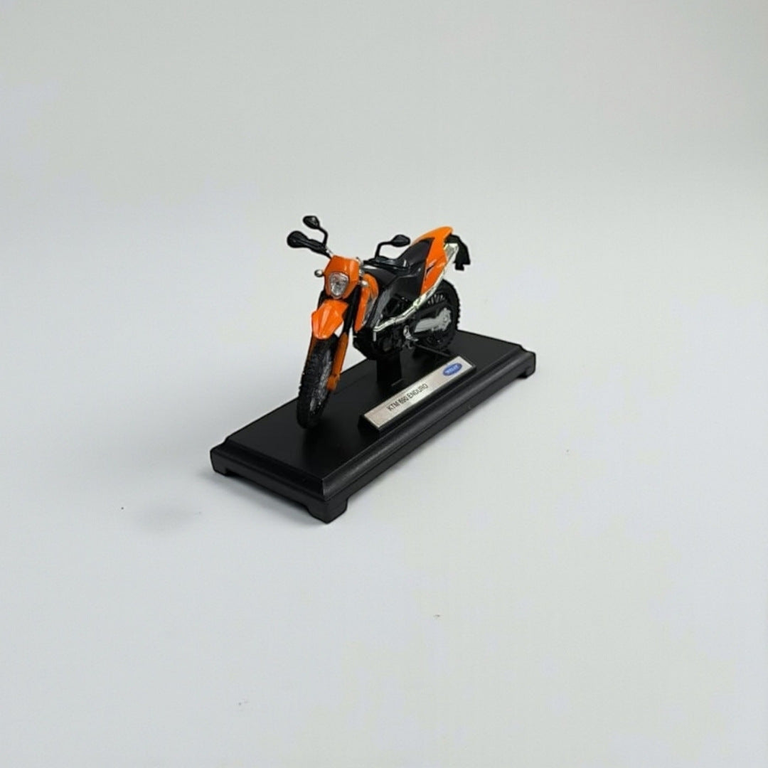 Moto KTM 690 Enduro 1:18 – Modelo a Escala Detallado para Coleccionistas