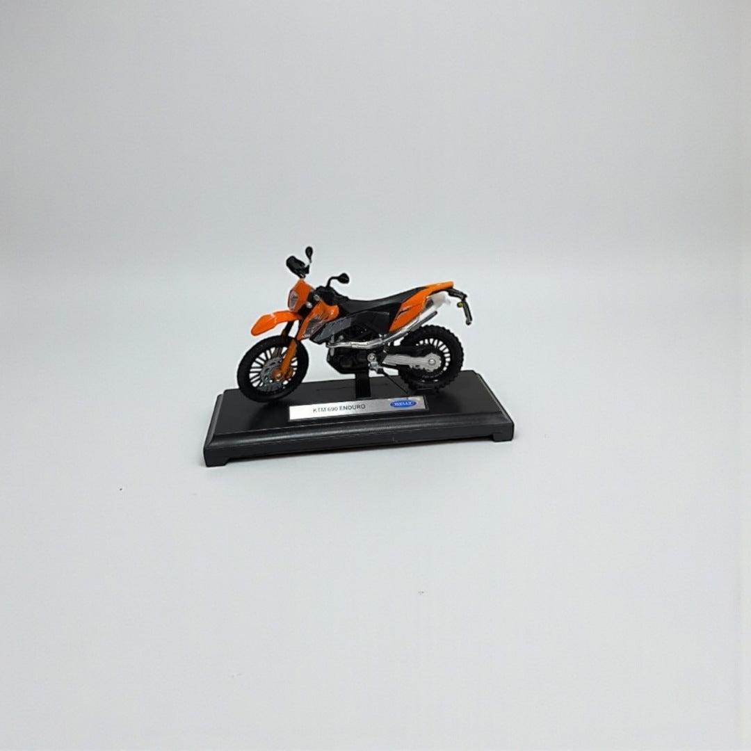 Moto KTM 690 Enduro 1:18 – Modelo a Escala Detallado para Coleccionistas
