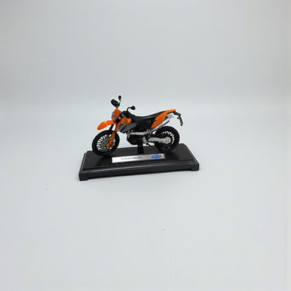 Moto KTM 690 Enduro 1:18 – Modelo a Escala Detallado para Coleccionistas