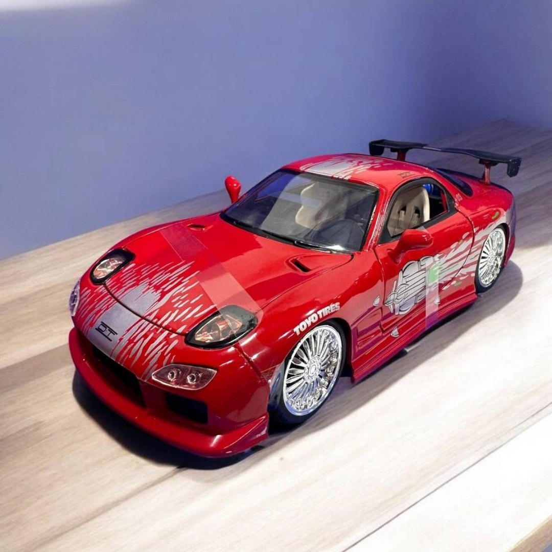 Dom's Mazda RX-7 1:27 – Modelo a Escala – Deportivo de Rápidos y Furiosos