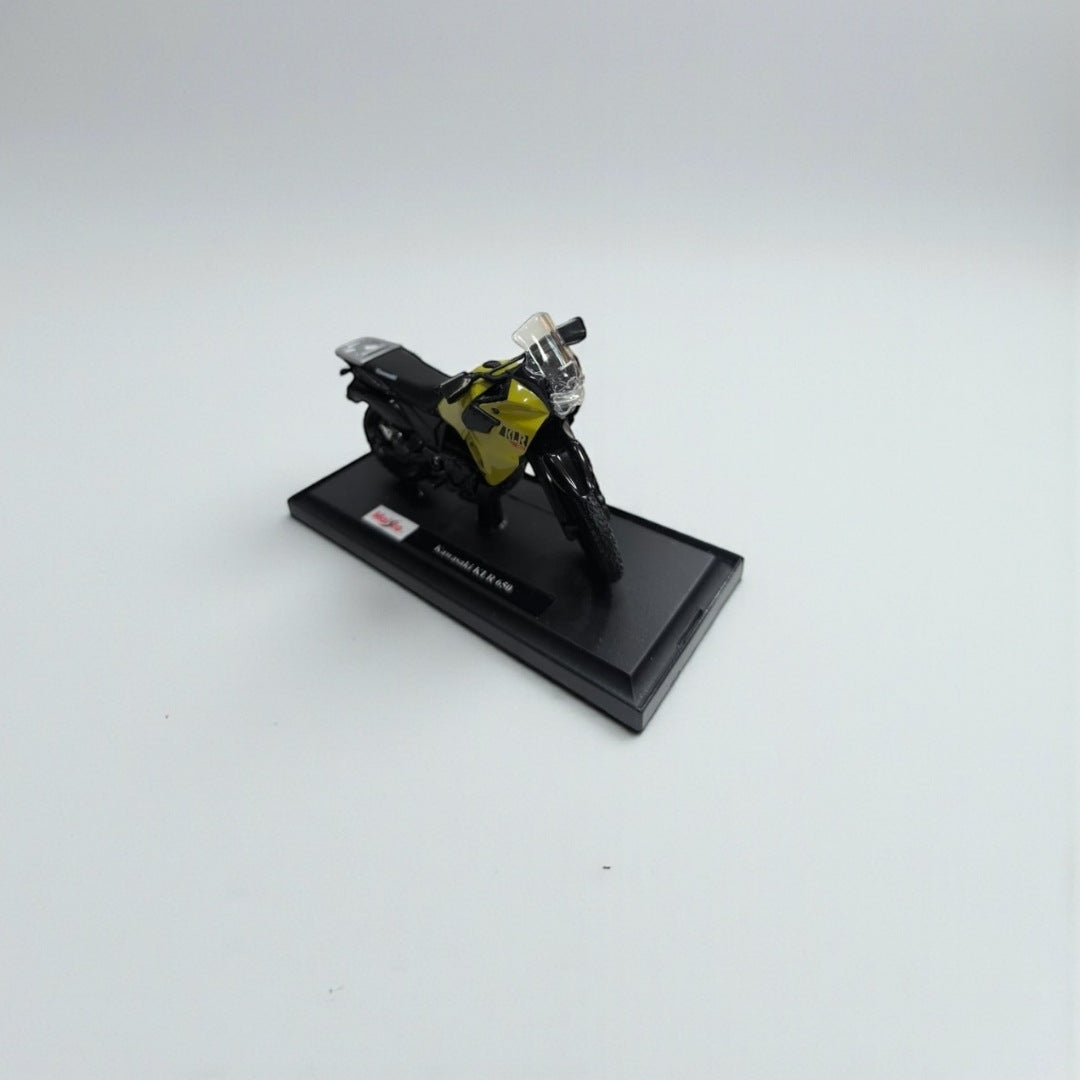 Moto Kawasaki KLR 650 1:18 – Modelo a Escala Detallado para Coleccionistas