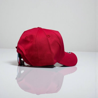 Gorra BMW Roja – Estilo Deportivo Premium | Pasión y Potencia Alemana