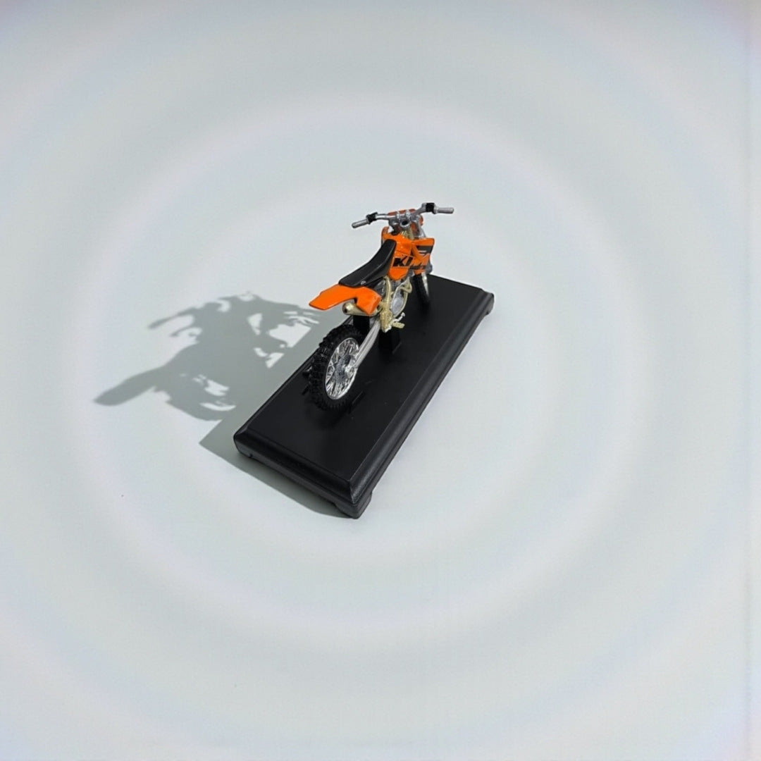 Moto KTM 450 Racing 1:18 – Modelo a Escala Detallado para Coleccionistas