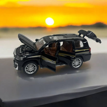 Toyota Land Cruiser 1:24 – Modelo a Escala – SUV Todo Terreno