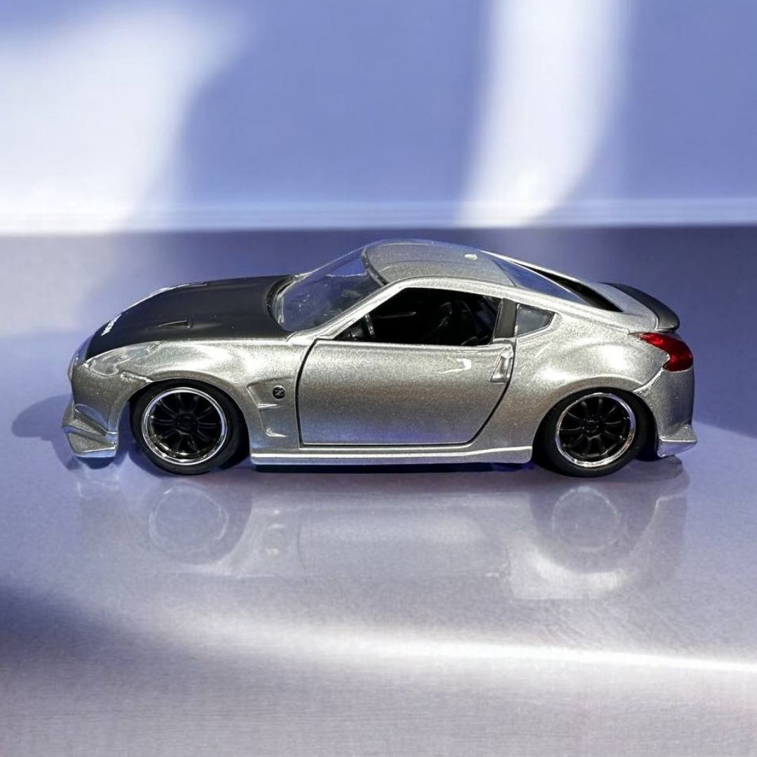 Nissan 370Z 1:32 Rápidos y Furiosos - Modelo a Escala de Colección