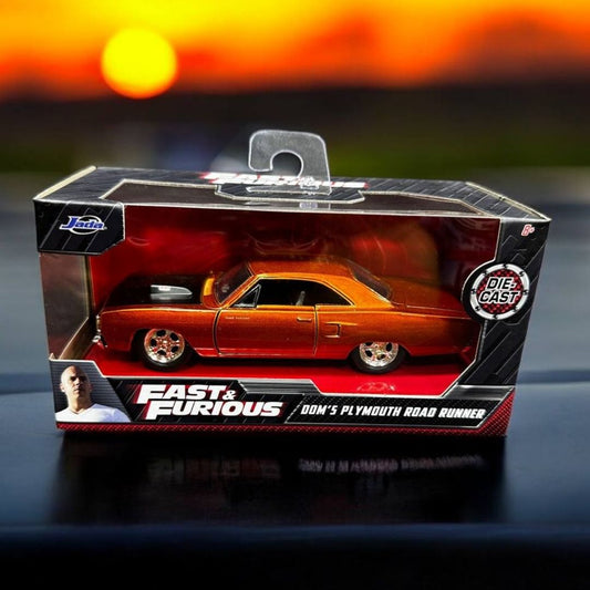 Dom's Plymouth Road Runner 1:32 Rápidos y Furiosos - Modelo a Escala de Colección