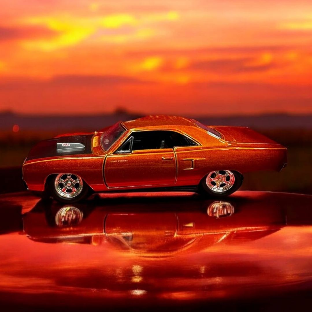 Dom's Plymouth Road Runner 1:32 Rápidos y Furiosos - Modelo a Escala de Colección