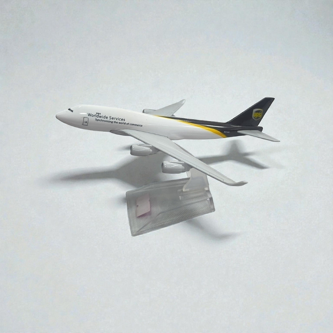 Avión UPS 1:400 – Modelo de Colección en Metal | Aeronave de Carga Premium