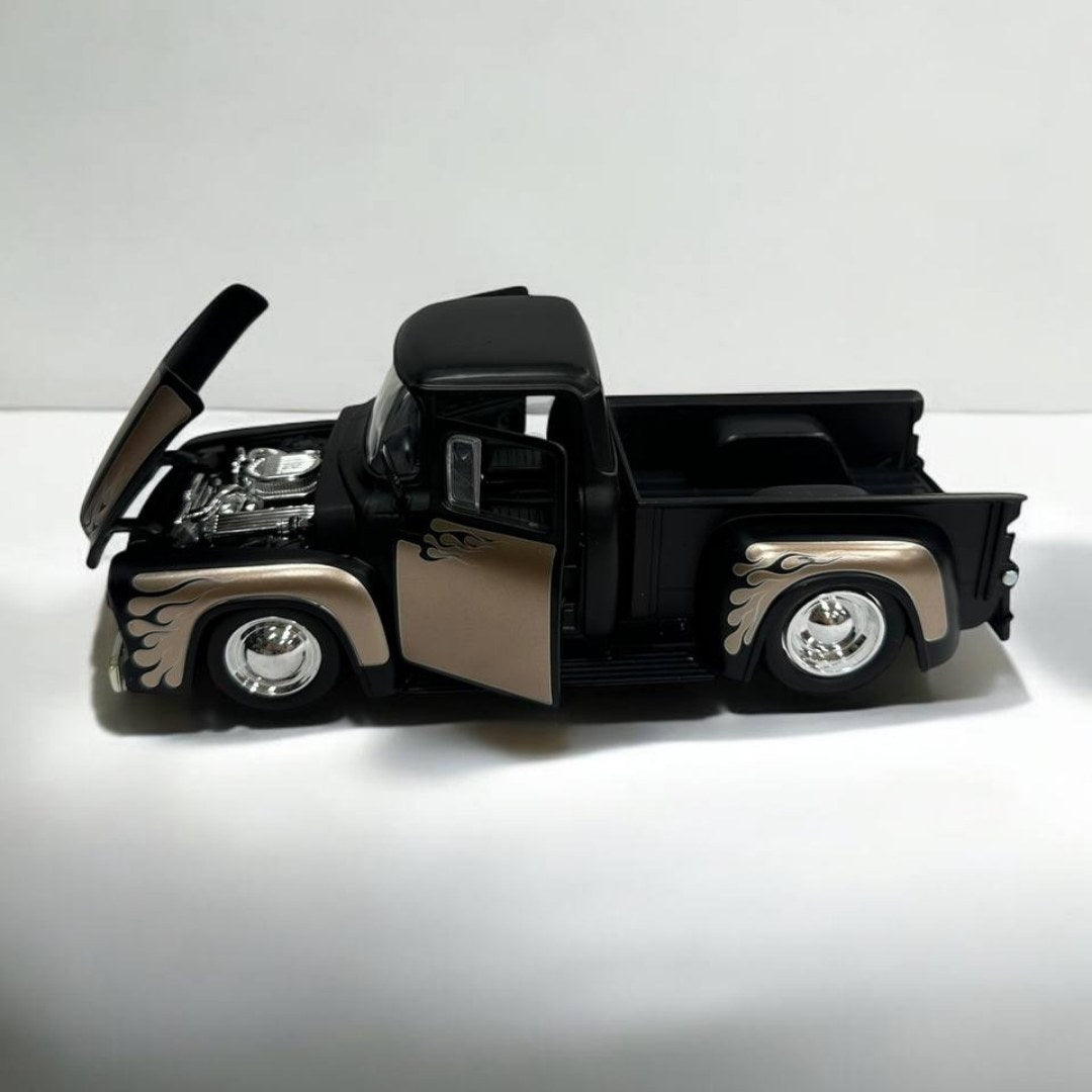 Ford F-100 1956 a Escala 1:24 – Un Clásico de la Era Dorada