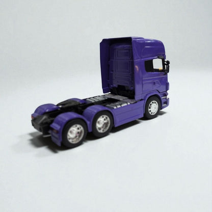 Scania V8 R730 1:32 Morado – Edición de Colección en Metal | El Cabezal Europeo Más Imponente