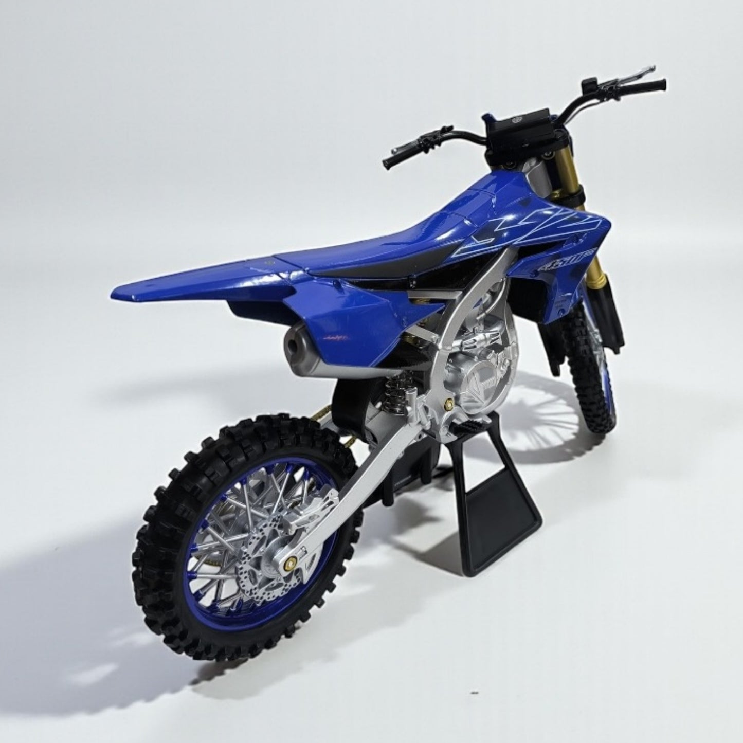 Yamaha YZ 450 Escala 1:6 – Moto Motocross de Colección Premium