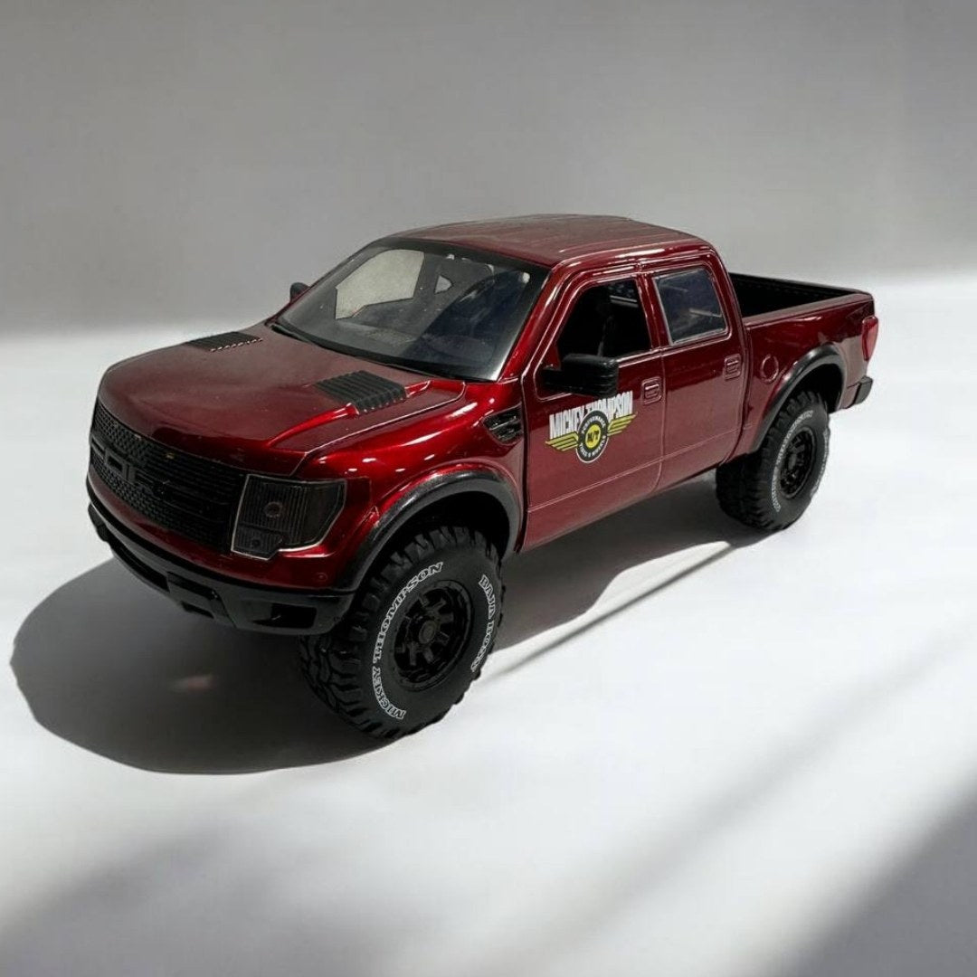 Ford F-150 Raptor 2011 a Escala 1:24 – Dominio Todo Terreno en tu Colección