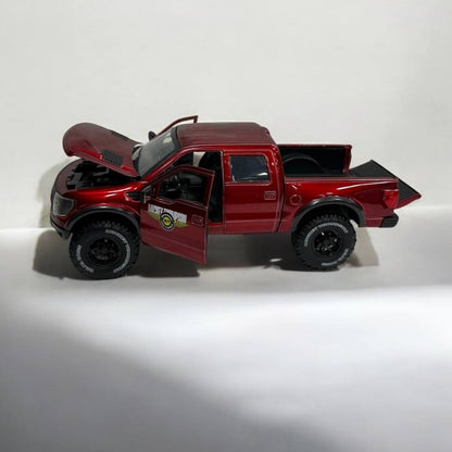 Ford F-150 Raptor 2011 a Escala 1:24 – Dominio Todo Terreno en tu Colección