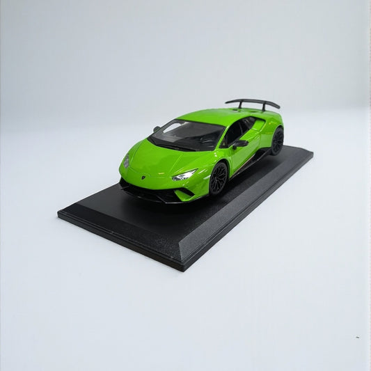 Lamborghini Huracán Performante 1:18 – Potencia, Lujo y Perfección Italiana a Escala