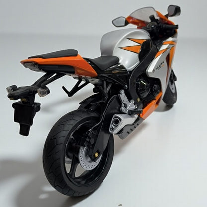 Honda CBR 1000 RR Escala 1:6 – Moto Superbike de Colección Premium