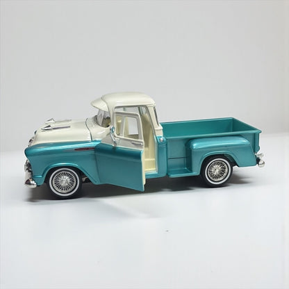 Chevy 3100 1957 – Modelo de Colección 1:24 en Metal Clásico