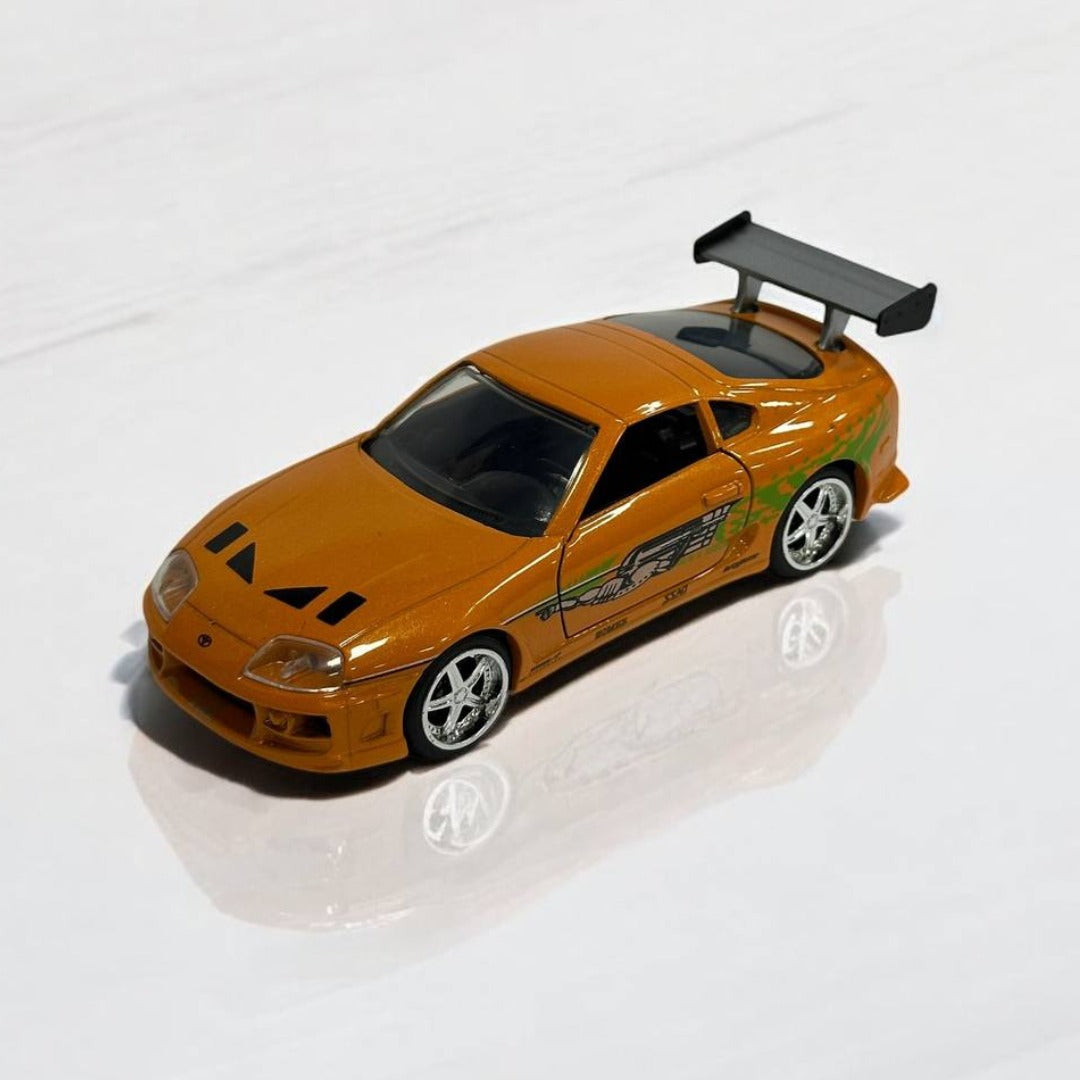 Toyota Supra de Brian 1:32 - Rápidos y Furiosos