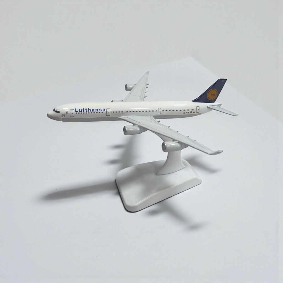 Avión Lufthansa 1:350 – Modelo de Colección Premium