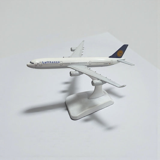 Avión Lufthansa 1:350 – Modelo de Colección Premium
