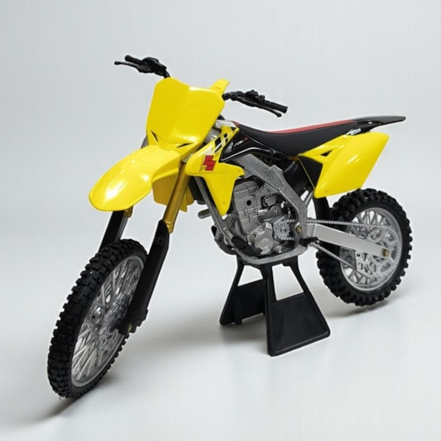 Suzuki RM 450 Escala 1:6 – Moto Motocross de Colección Premium