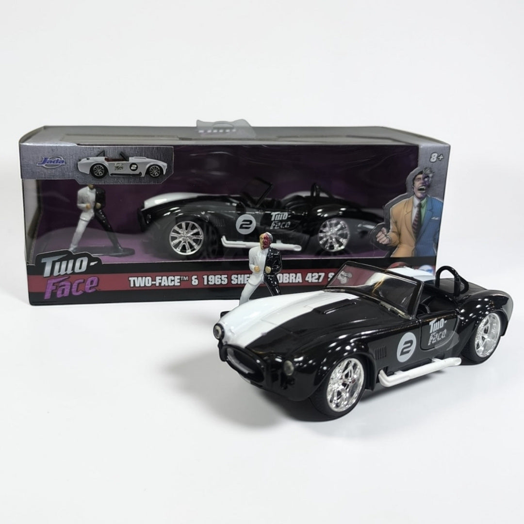 Shelby Cobra 1965 Two-Face Jada Escala 1:32 | Auto de Villano Batman Modelo de Colección