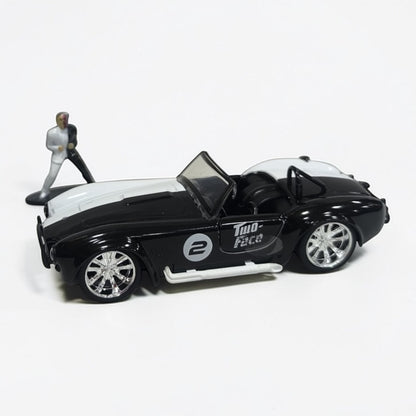 Shelby Cobra 1965 Two-Face Jada Escala 1:32 | Auto de Villano Batman Modelo de Colección