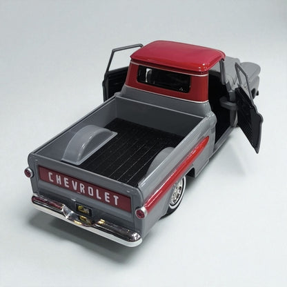 Chevy Apache 1958 – Modelo de Colección 1:24 en Metal Clásico