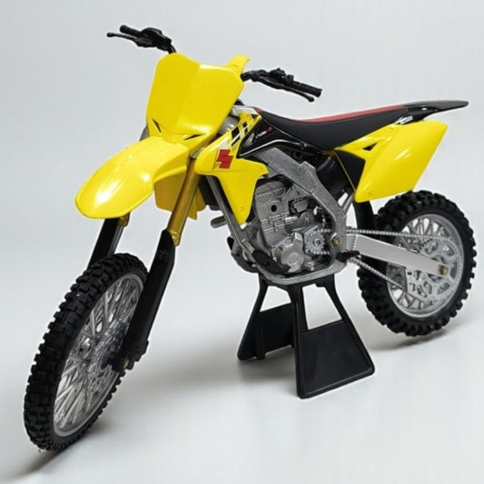 Suzuki RM 450 Escala 1:6 – Moto Motocross de Colección Premium