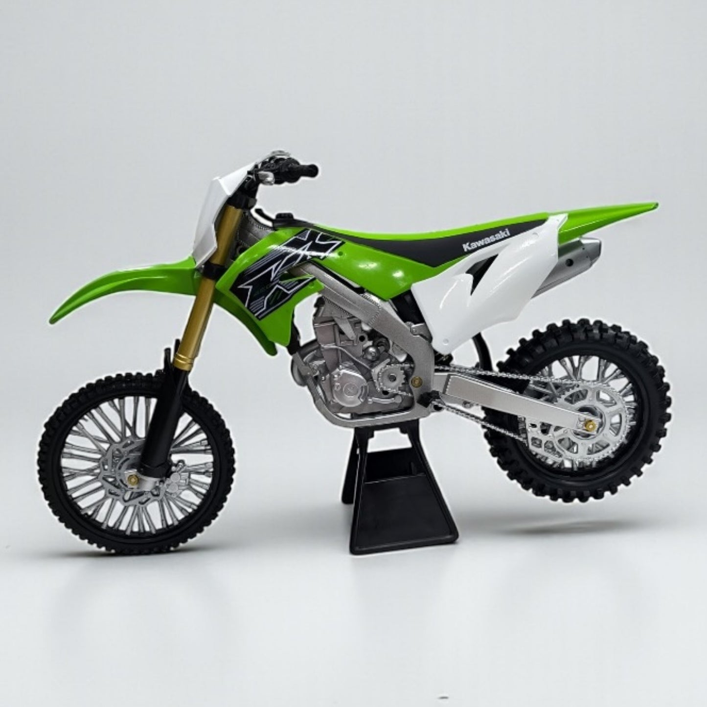 Kawasaki KX 450 Escala 1:6 – Moto Motocross de Colección Premium