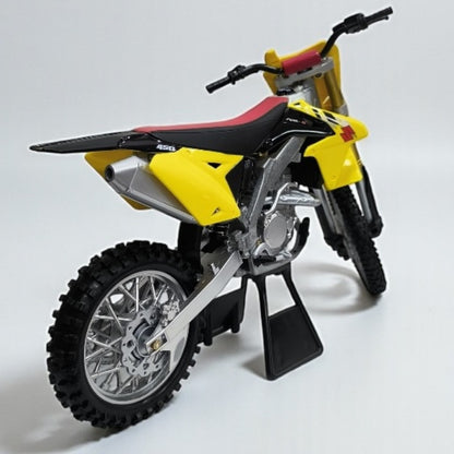 Suzuki RM 450 Escala 1:6 – Moto Motocross de Colección Premium