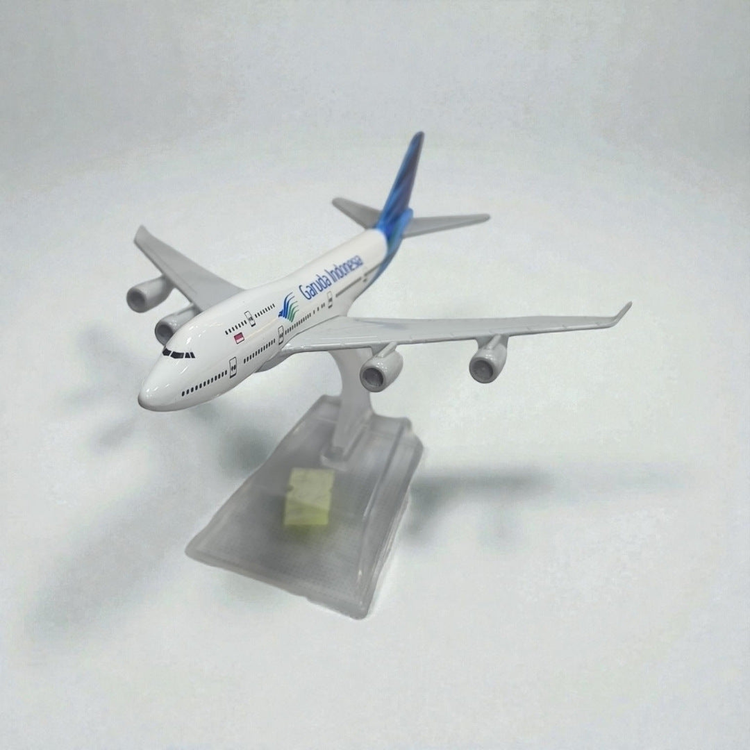 Garuda Indonesia 1:400 – Avión de Colección en Metal | Modelo Premium de Aerolínea Internacional