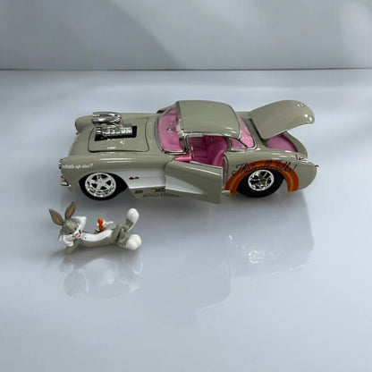 Bugs Bunny y Chevrolet Corvette 1957 a Escala 1:24 – Diversión y Estilo Clásico