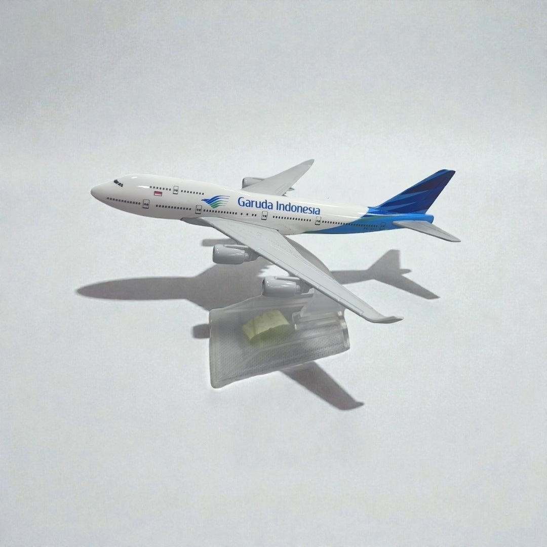 Garuda Indonesia 1:400 – Avión de Colección en Metal | Modelo Premium de Aerolínea Internacional