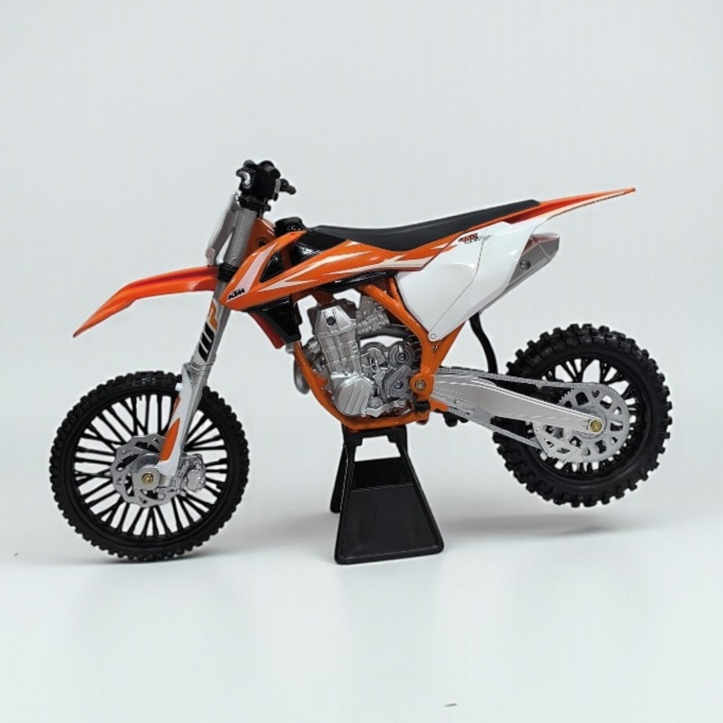 KTM 450 SX-F Escala 1:6 – Moto Motocross de Colección Premium