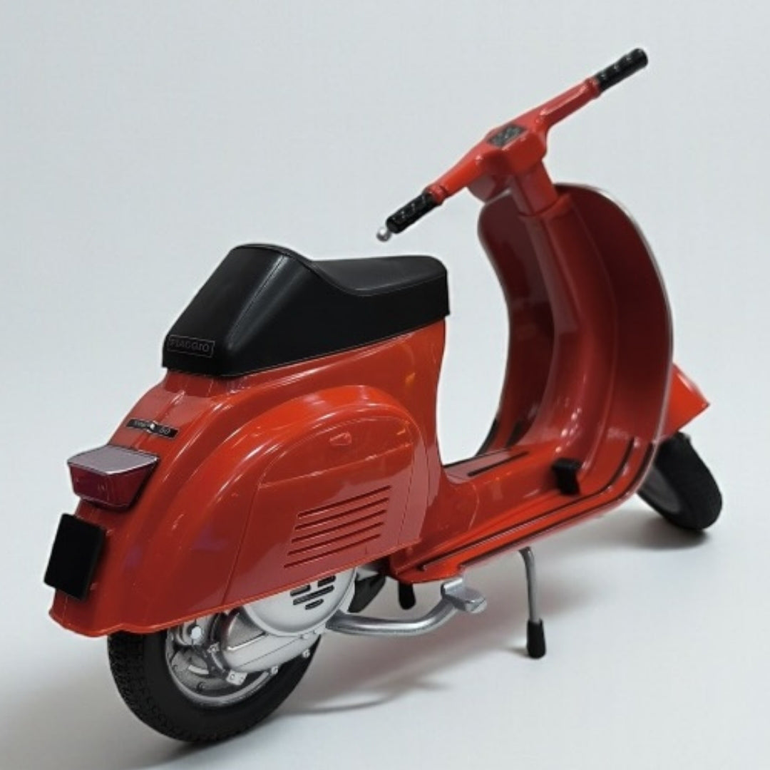 Moto Vespa Escala 1:6 – Scooter Clásico de Colección Premium