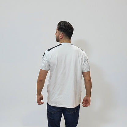 Camiseta Mercedes Blanca – Estilo Motorsport | Elegancia y Pasión Automotriz