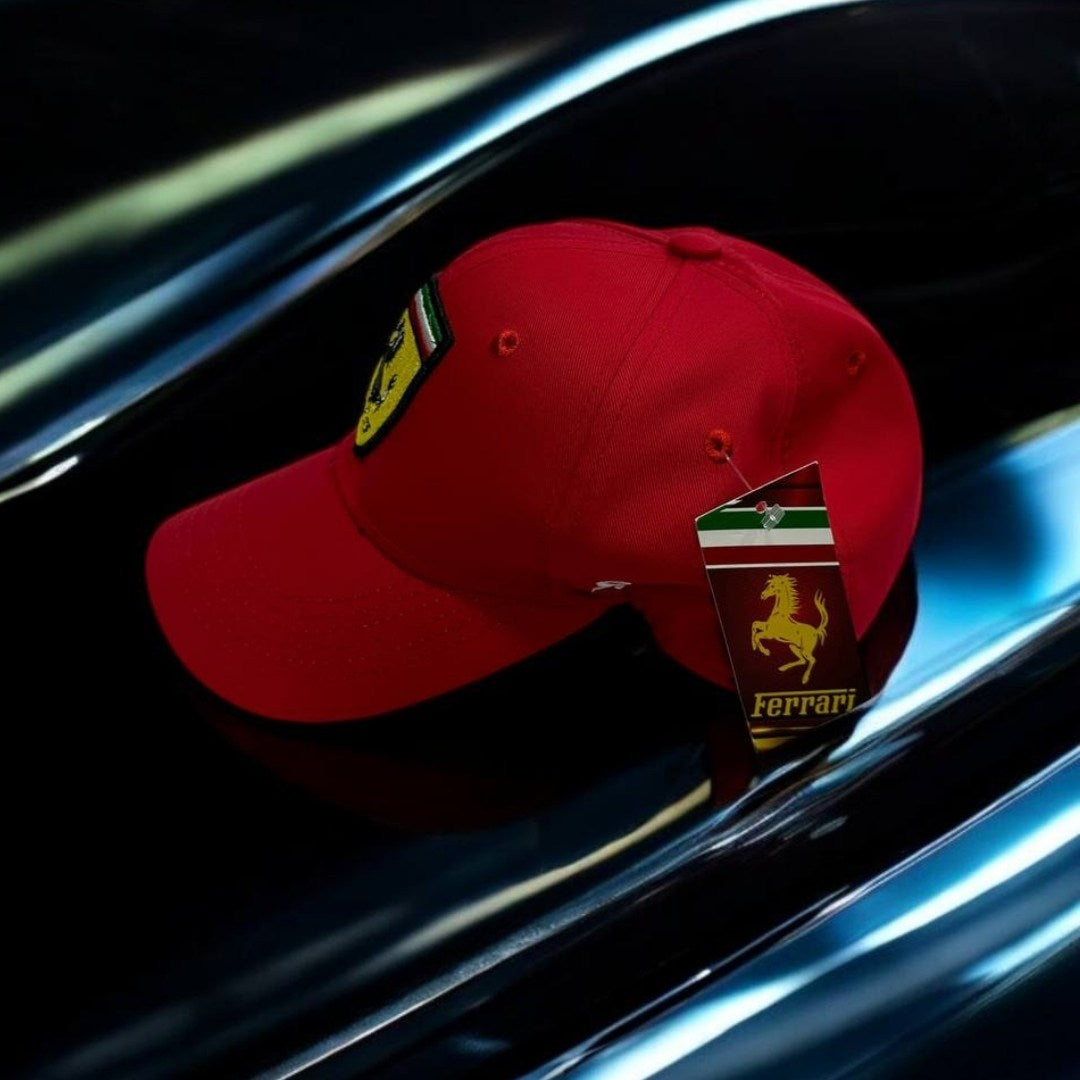 Gorra Ferrari – La Esencia del Automovilismo y el Estilo