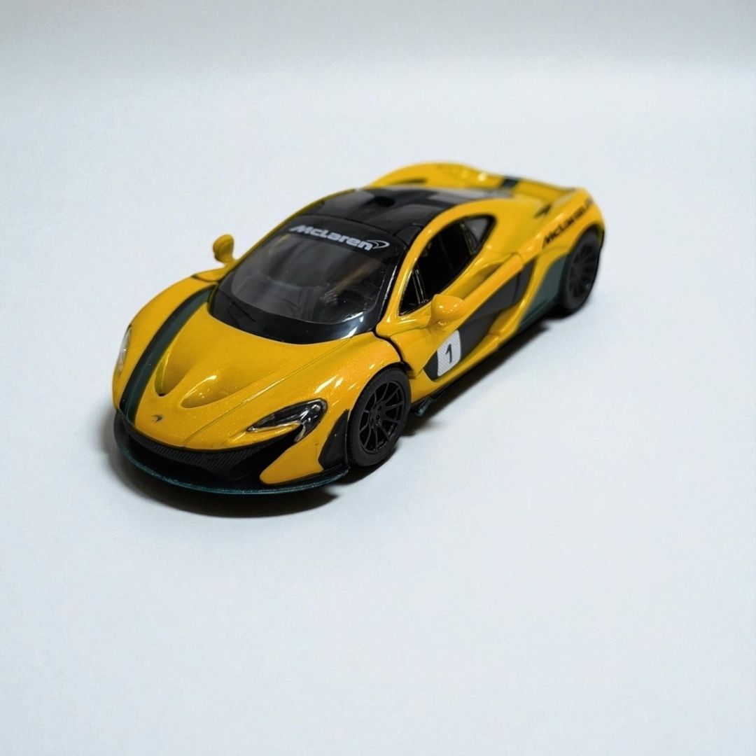 McLaren P1 1:32 – Edición de Colección en Metal | Hiperauto Icónico para Exhibición Premium