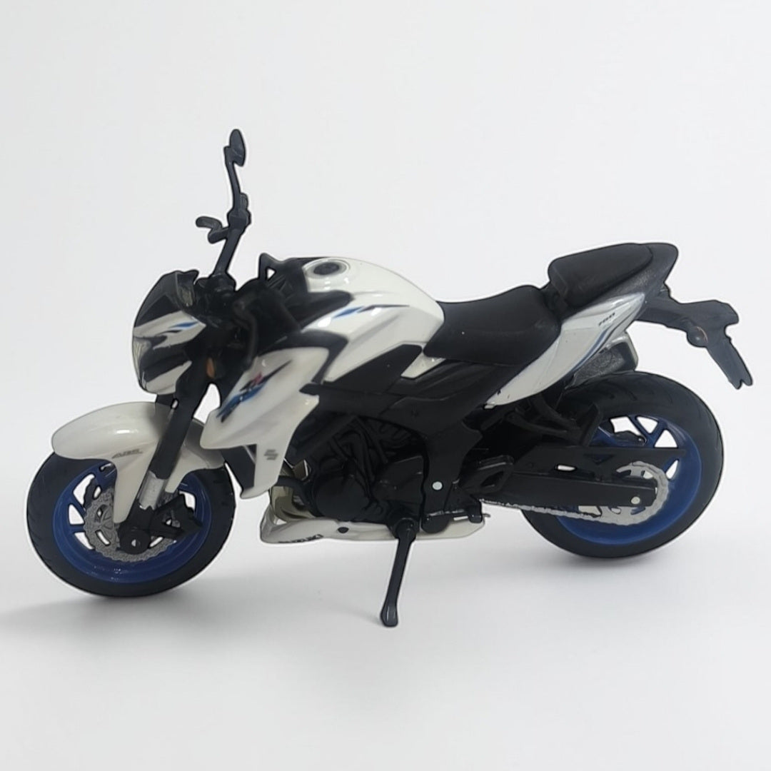 Suzuki GSX-S750 Maisto Escala 1:18 | Moto Naked Deportiva Modelo de Colección